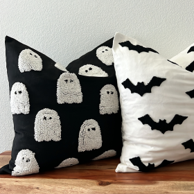 Tufted throw pillow cover, Halloween and fall dÃ©cor (Style: Bat)